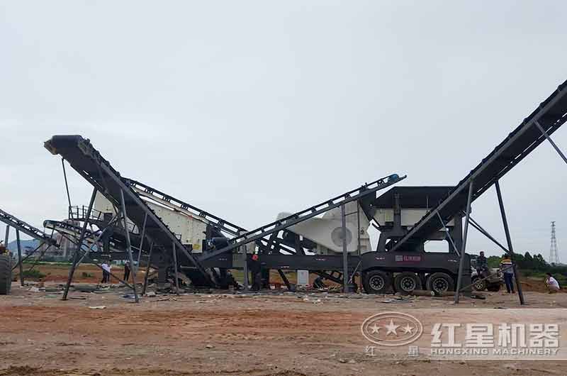 移动式破碎机砂石场现场 移动式破碎机砂石场现场