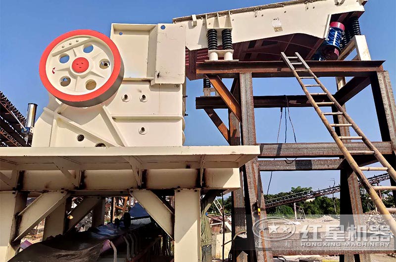 小型颚式破碎机采用钢架结构随拆随走 小型颚式破碎机采用钢架结构随拆随走