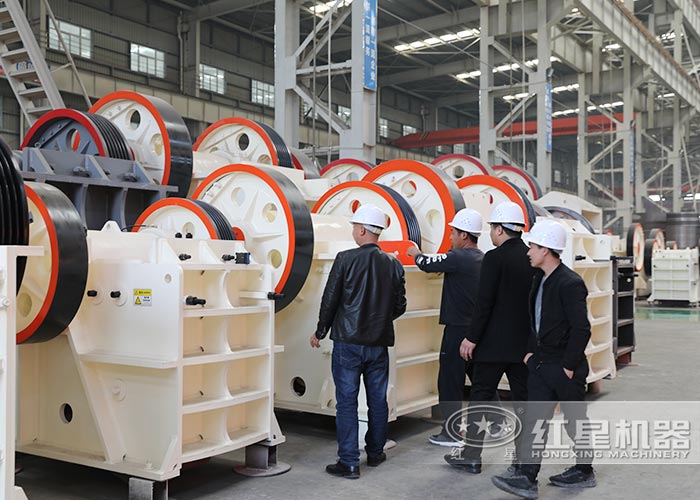 客户来厂考察鄂破机设备 客户来厂考察鄂破机设备