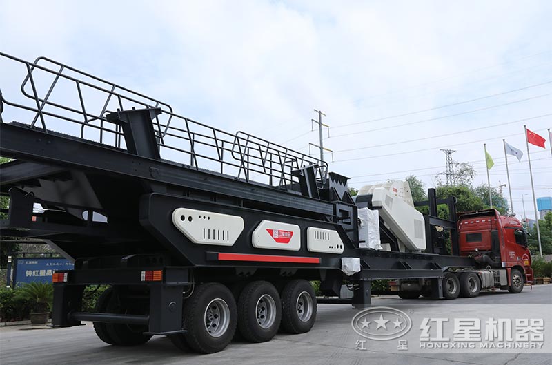 移动重锤式破碎机发货 移动重锤式破碎机发货