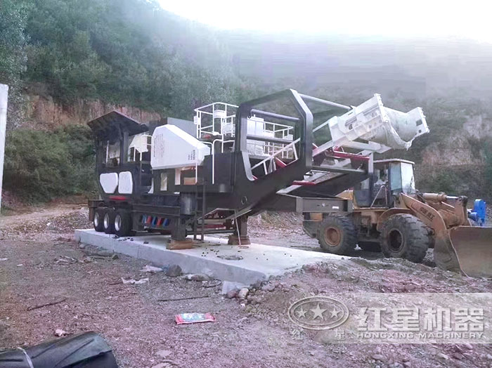 移动式破碎站作业现场 移动式破碎站作业现场