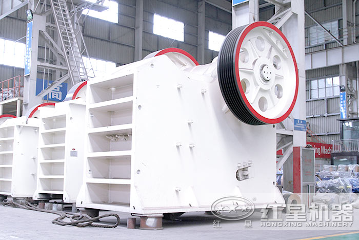 57破碎机车间实拍 57破碎机车间实拍