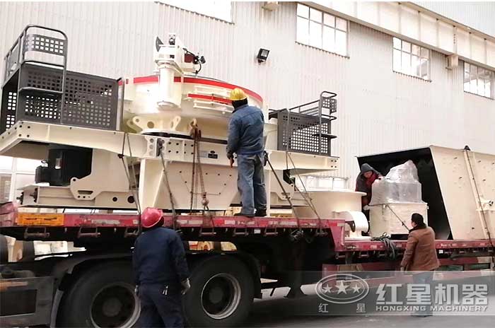 客户定制的制砂机正准备发货中 客户定制的制砂机正准备发货中