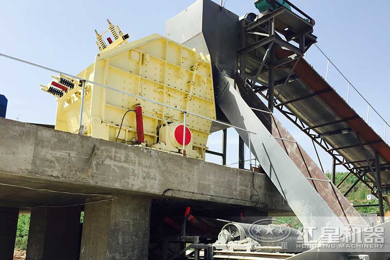 反击式破碎机客户现场 反击式破碎机客户现场