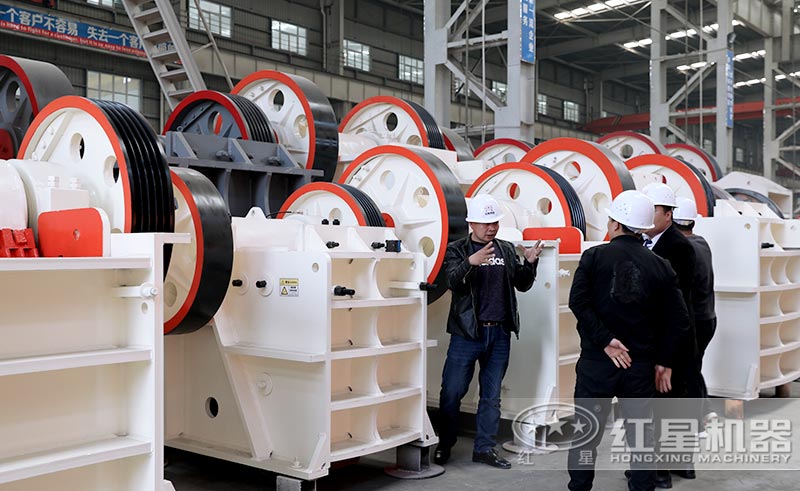 客户来厂考场粉碎机设备 客户来厂考场粉碎机设备