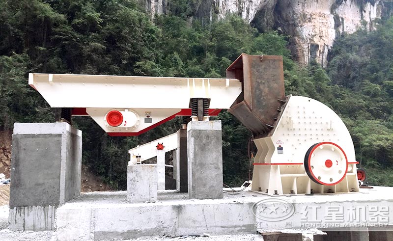 四川煤矸石破碎生产线正在安装中 四川煤矸石破碎生产线正在安装中