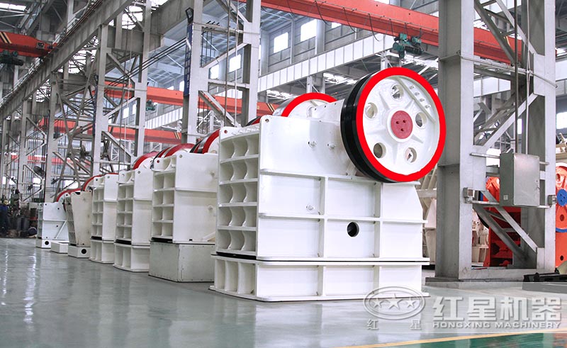 颚式破碎机是常见的粗破设备 颚式破碎机是常见的粗破设备
