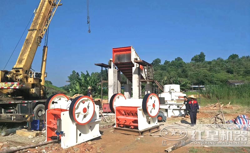 比较简单的生产线安装中 比较简单的生产线安装中