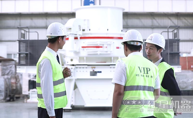 客户来厂考察全套破碎制砂设备 客户来厂考察全套破碎制砂设备