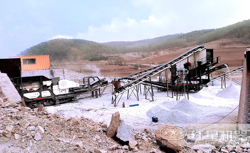 两台移动破组成的时产300吨石灰石移动式生产线 两台移动破组成的时产300吨石灰石移动式生产线