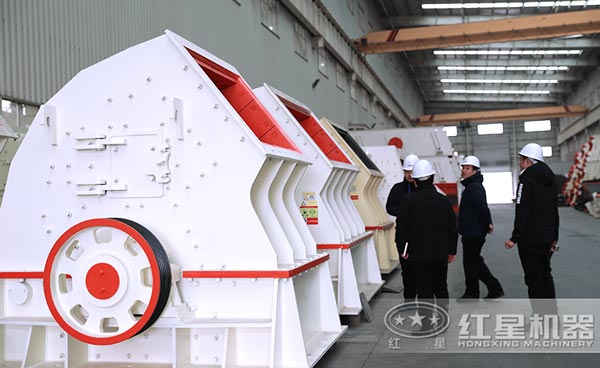 客户来易彩堂现场考察锤式打砂机设备 客户来易彩堂现场考察锤式打砂机设备