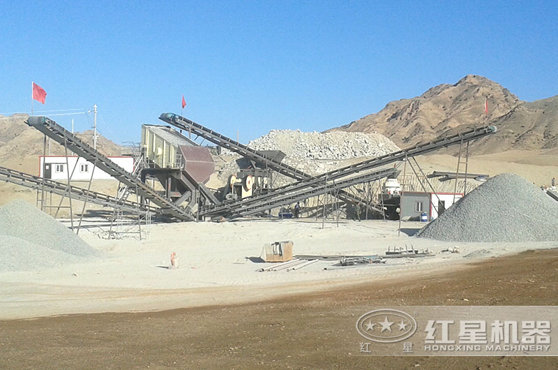凝灰岩破碎生产线现场 凝灰岩破碎生产线现场