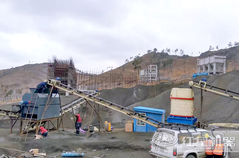 立式复合破碎机现场图 立式复合破碎机现场图