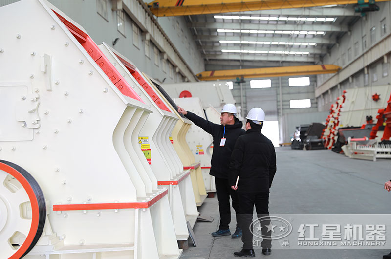 用户来厂家参观重锤破 用户来厂家参观重锤破