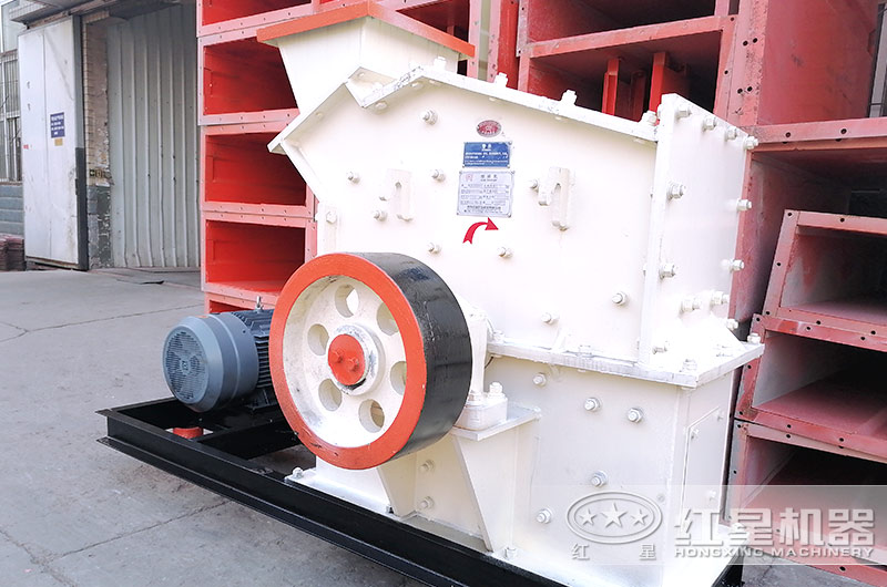 1212小型细碎机车间照 1212小型细碎机车间照