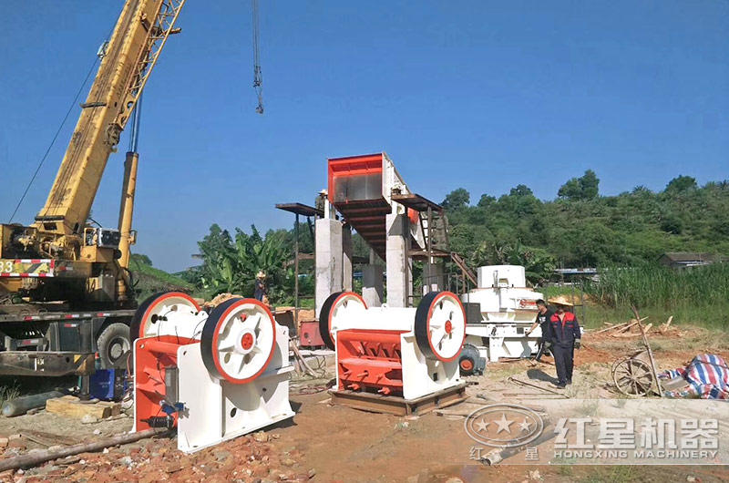 鄂破作为头破设备在安装中 鄂破作为头破设备在安装中