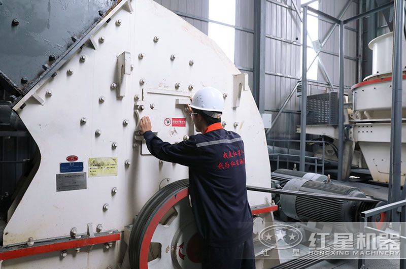 易彩堂机器锤式破碎机生产现场 易彩堂机器锤式破碎机生产现场