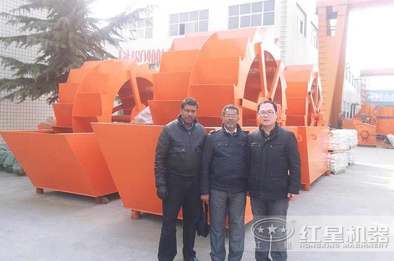 国外用户来易彩堂参观洗砂设备 国外用户来易彩堂参观洗砂设备