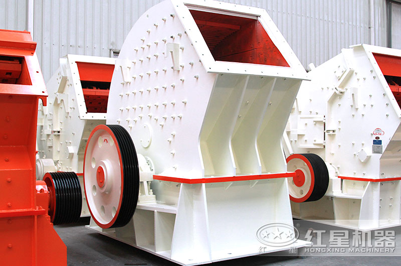 锤式破碎机车间照 锤式破碎机车间照