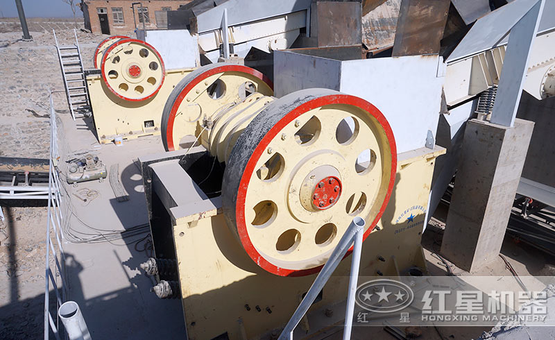 颚式破碎机现场 颚式破碎机现场