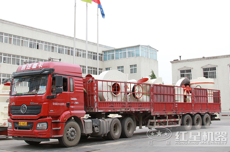 小型高压磨粉机发货现场 小型高压磨粉机发货现场