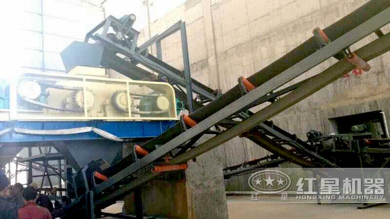 对辊破碎机现场实拍 对辊破碎机现场实拍