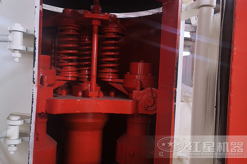 雷蒙磨粉机内部结构实拍 雷蒙磨粉机内部结构实拍