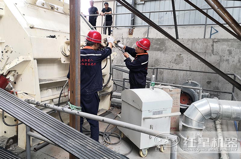 易彩堂机器人员上门为客户调试生产线设备 易彩堂机器人员上门为客户调试生产线设备