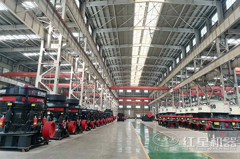 圆锥破碎机车间实拍 圆锥破碎机车间实拍