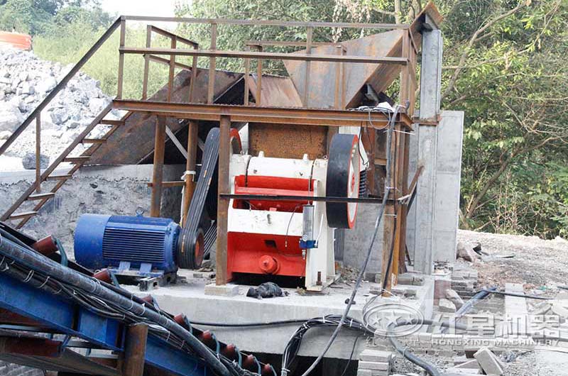 PE600x900颚式破碎机现场 PE600x900颚式破碎机现场