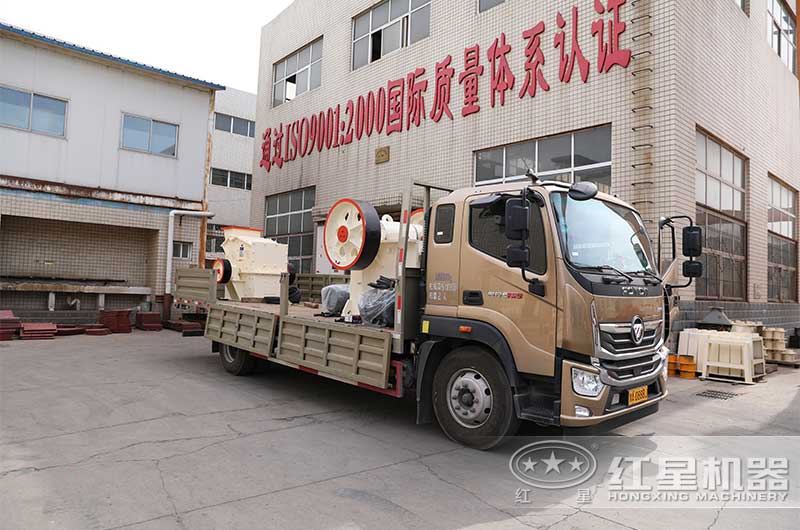 小型颚式破碎机移动也很方便 小型颚式破碎机移动也很方便