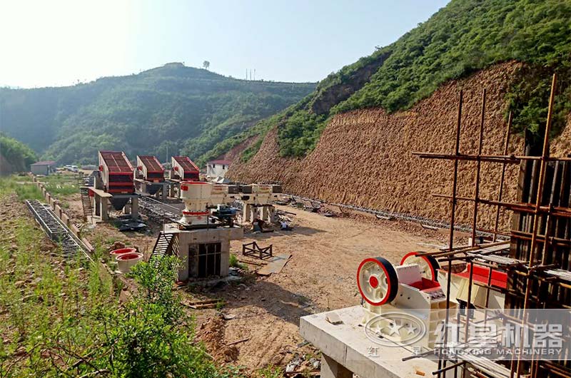 颚式破碎机与圆锥破碎机组成的石子破碎生产线 颚式破碎机与圆锥破碎机组成的石子破碎生产线