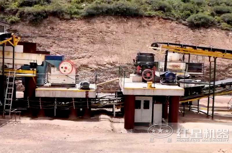 固定式69鄂破破碎硬石料现场 固定式69鄂破破碎硬石料现场