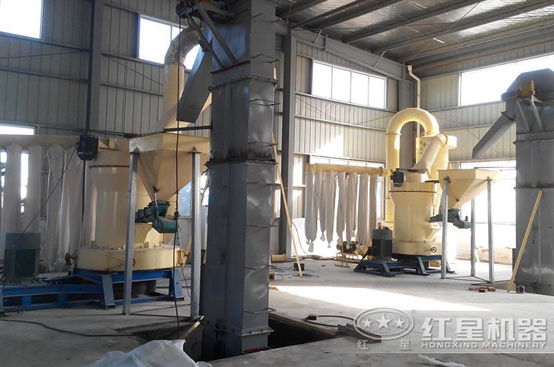 白云石磨粉生产现场 白云石磨粉生产现场