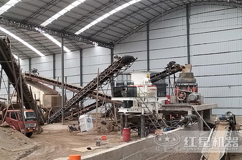 花岗岩洞渣破碎制砂现场 花岗岩洞渣破碎制砂现场