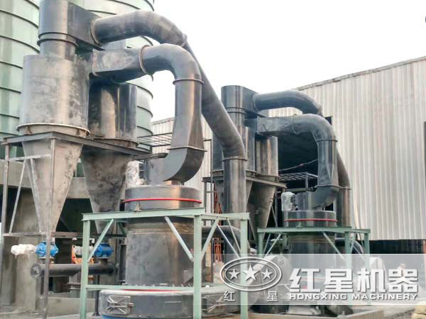 碳酸钙雷蒙磨粉机现场图 碳酸钙雷蒙磨粉机现场图