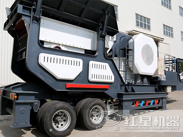 新款小型移动式破碎机厂区图 新款小型移动式破碎机厂区图