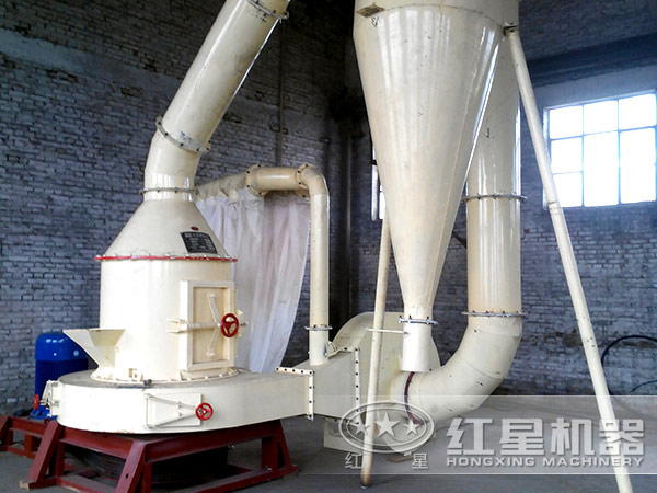 磨粉机现场作业图 磨粉机现场作业图