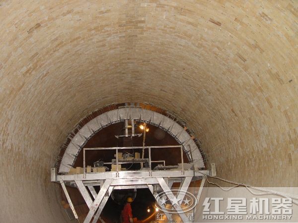 回转窑内部有耐火砖 回转窑内部有耐火砖