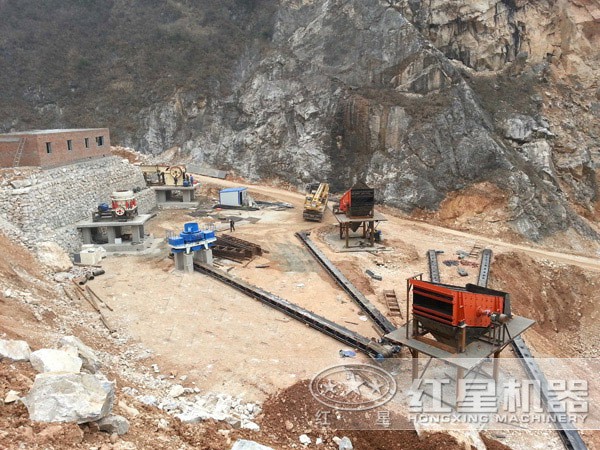 人工砂石加工现场 人工砂石加工现场