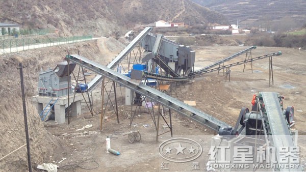 反击式破碎机安装现场 反击式破碎机安装现场