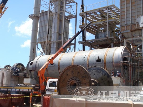 大型水泥球磨机客户现场 大型水泥球磨机客户现场