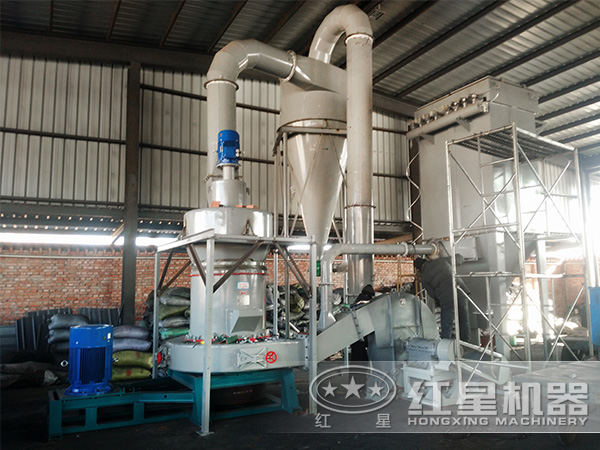 4525、4119雷蒙磨粉机现场作业图 4525、4119雷蒙磨粉机现场作业图