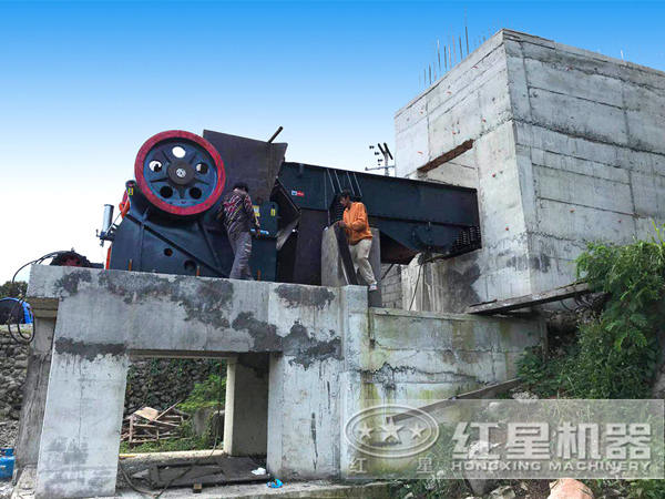 定期对颚式破碎机检查 定期对颚式破碎机检查