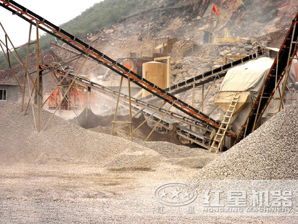 复合式碎石机现场作业图 复合式碎石机现场作业图