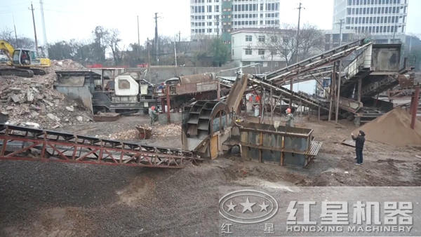 建筑垃圾破碎与洗选现场 建筑垃圾破碎与洗选现场