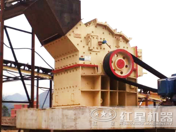 砂石厂石灰岩1010细碎机现场作业图 砂石厂石灰岩1010细碎机现场作业图