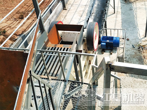 振动喂料机现场作业图 振动喂料机现场作业图