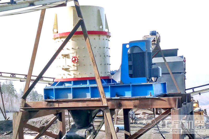 复合式破碎机现场安装中 复合式破碎机现场安装中