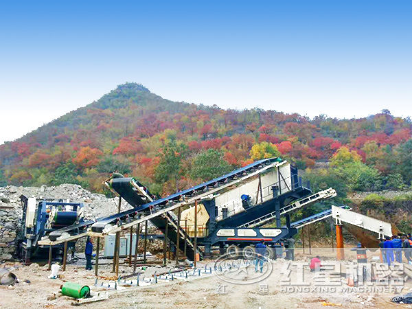 移动式玄武岩破碎生产线现场图 移动式玄武岩破碎生产线现场图